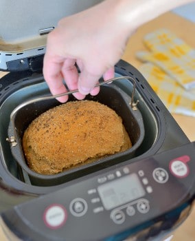 How Does a Bread Maker Work?