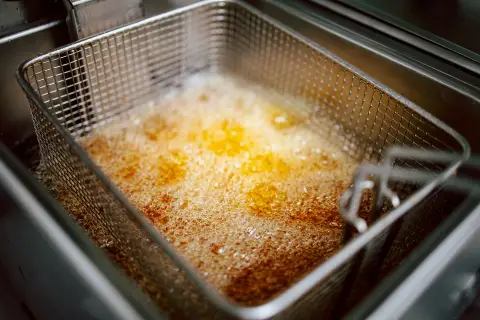 Use the Right Quantity of Oil in the Deep Fryer